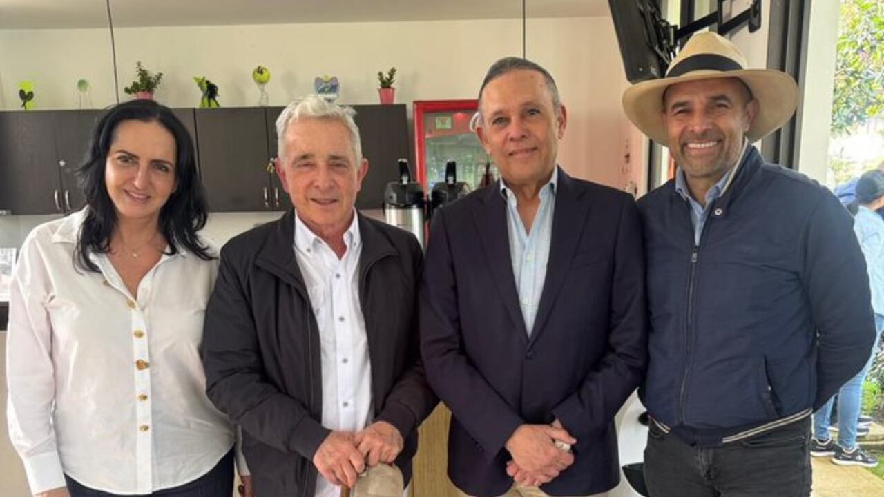 Efraín Cepeda y Álvaro Uribe Vélez.