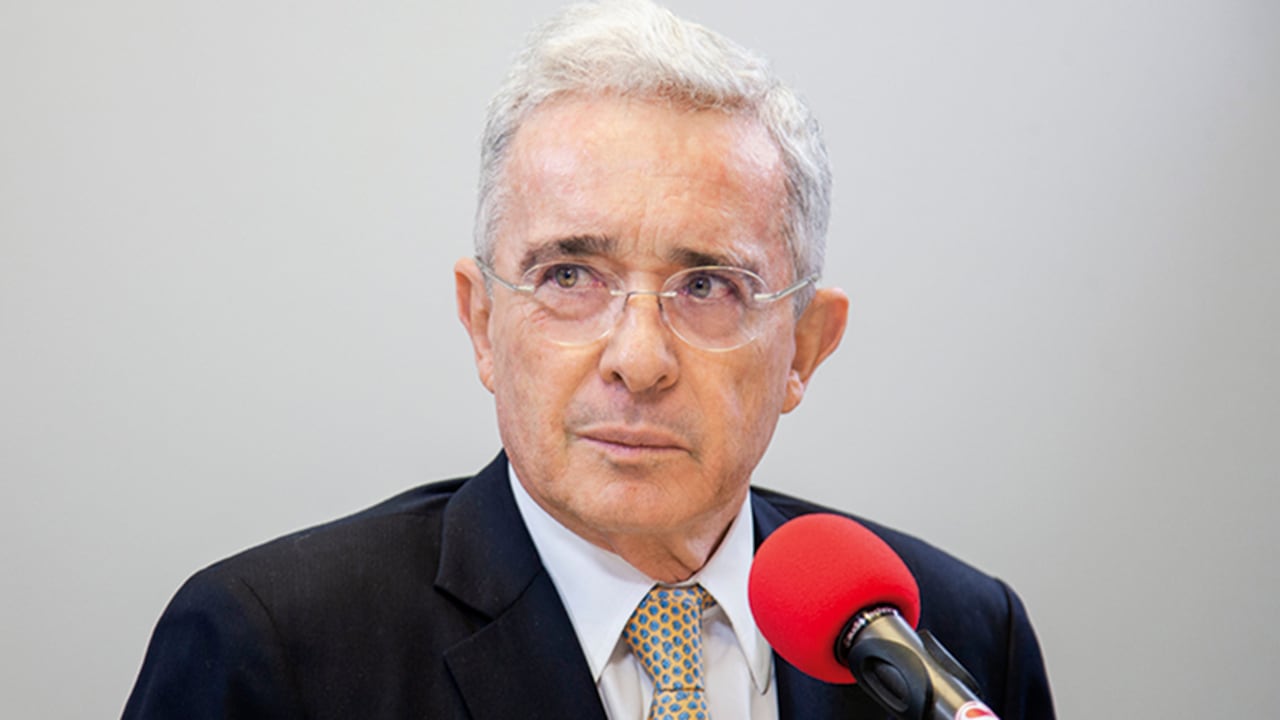 “La pérdida del grado de inversión tendrá efectos graves de no hacer la reforma”: Álvaro Uribe