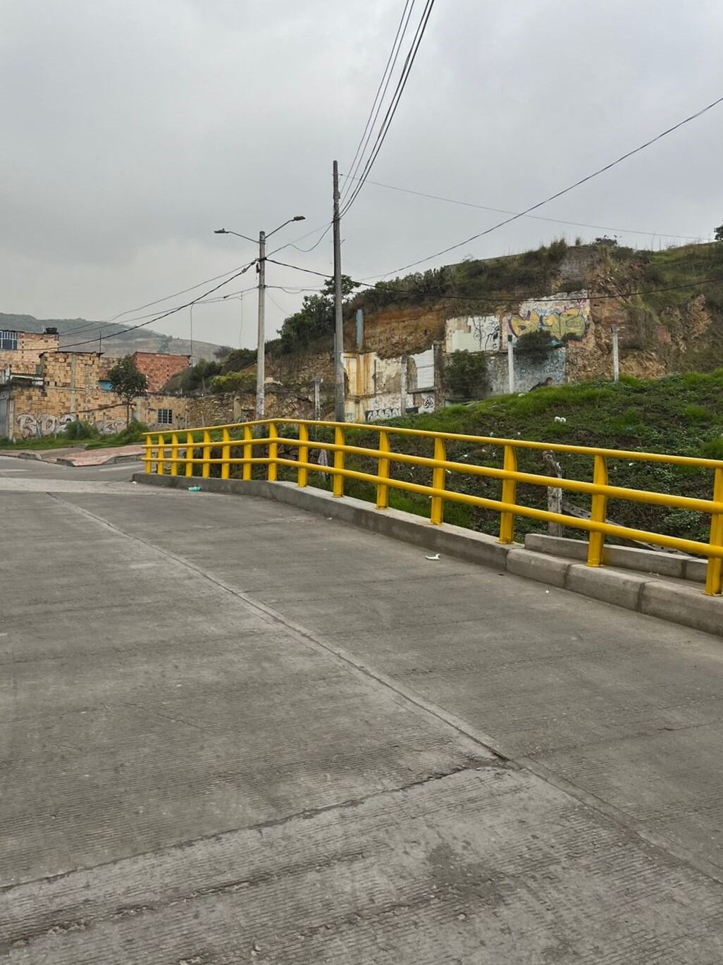 Obras de mantenimiento vial en Ciudad Bolívar