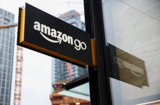 Las tiendas Amazon Go usan inteligencia artificial para operar sin trabajadores humanos.