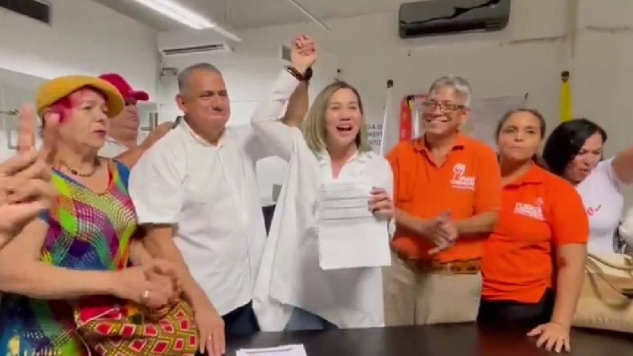 Máximo Noriega y Claudia Verónica Patiño, su esposa, ahora aspirante a la Gobernación de Atlántico