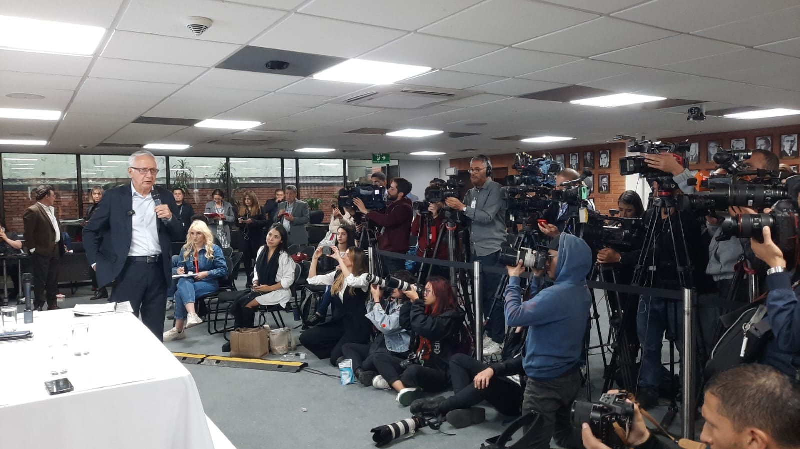 Rueda de prensa MinSalud