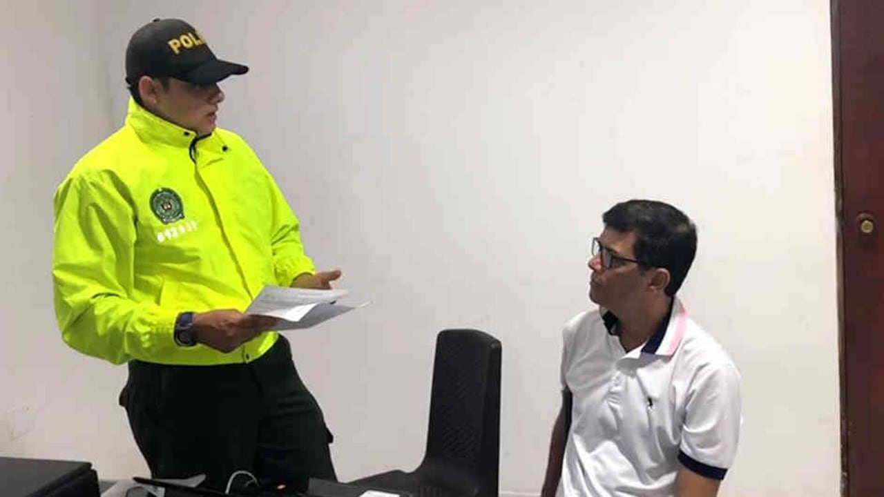 Altahona no fue hallado en el momento de su captura con uno, sino con varios adolescentes.