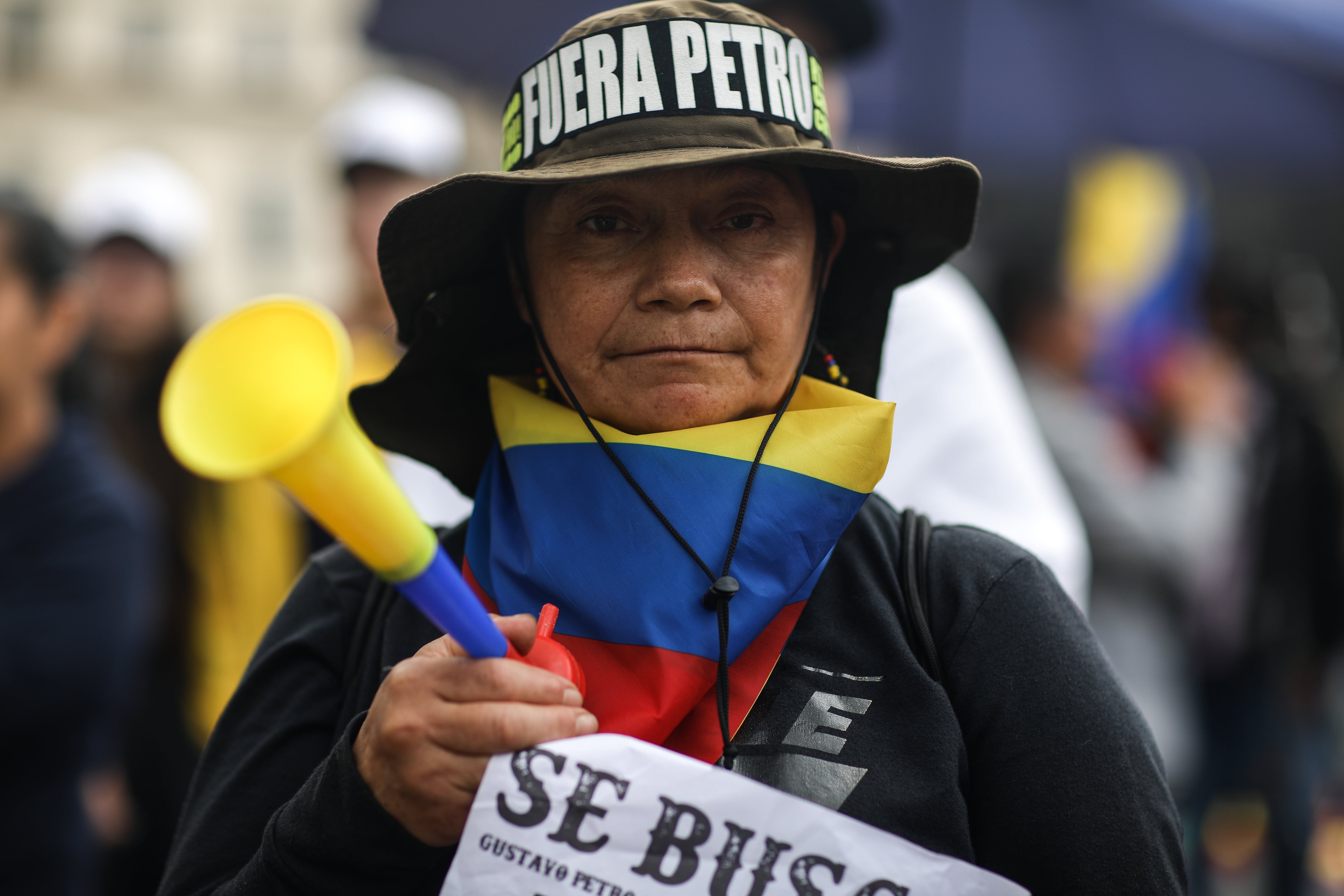 Marchas plantón en contra del presidente Gustavo Petro 
Elección de Fiscal, apoyo a la corte