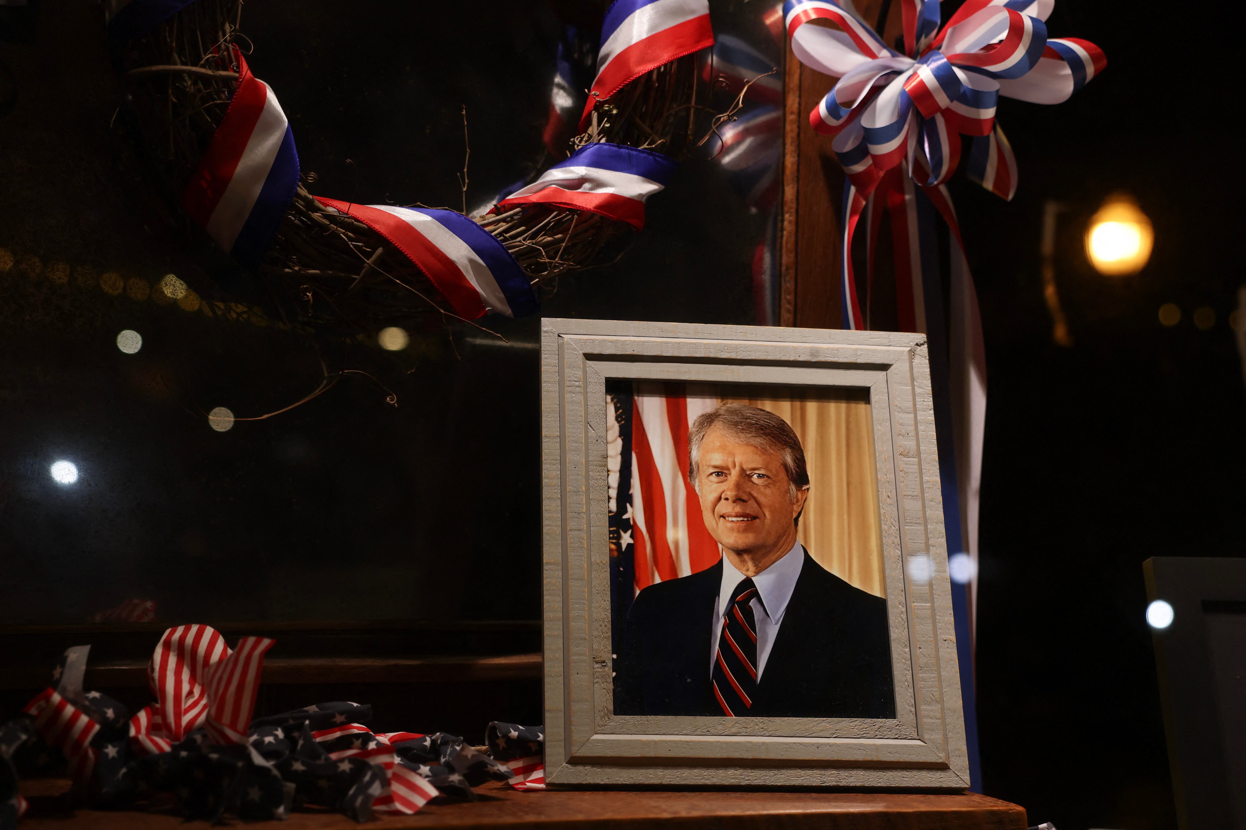 El presidente Carter fue el presidente estadounidense que más tiempo vivió en la historia. Fue conocido tanto por su largo período posterior a la presidencia y su continua vida de servicio como por su único mandato en el cargo.