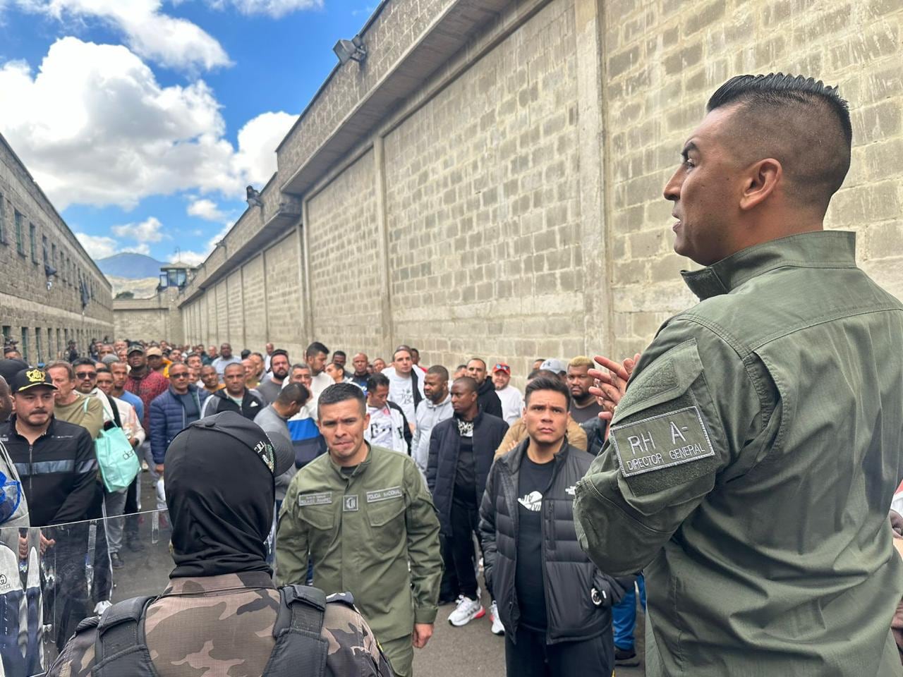 Extraditables en La Picota convirtieron un dispensador de agua en una particular caleta para celulares
