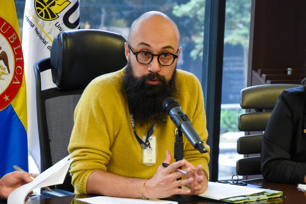 Carlos Carrillo, director de la UNGRD, rechaza acusaciones sobre vínculos con grupos criminales - Semana