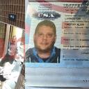 Estadounidense junto a dos niñas en hotel de El Poblado.