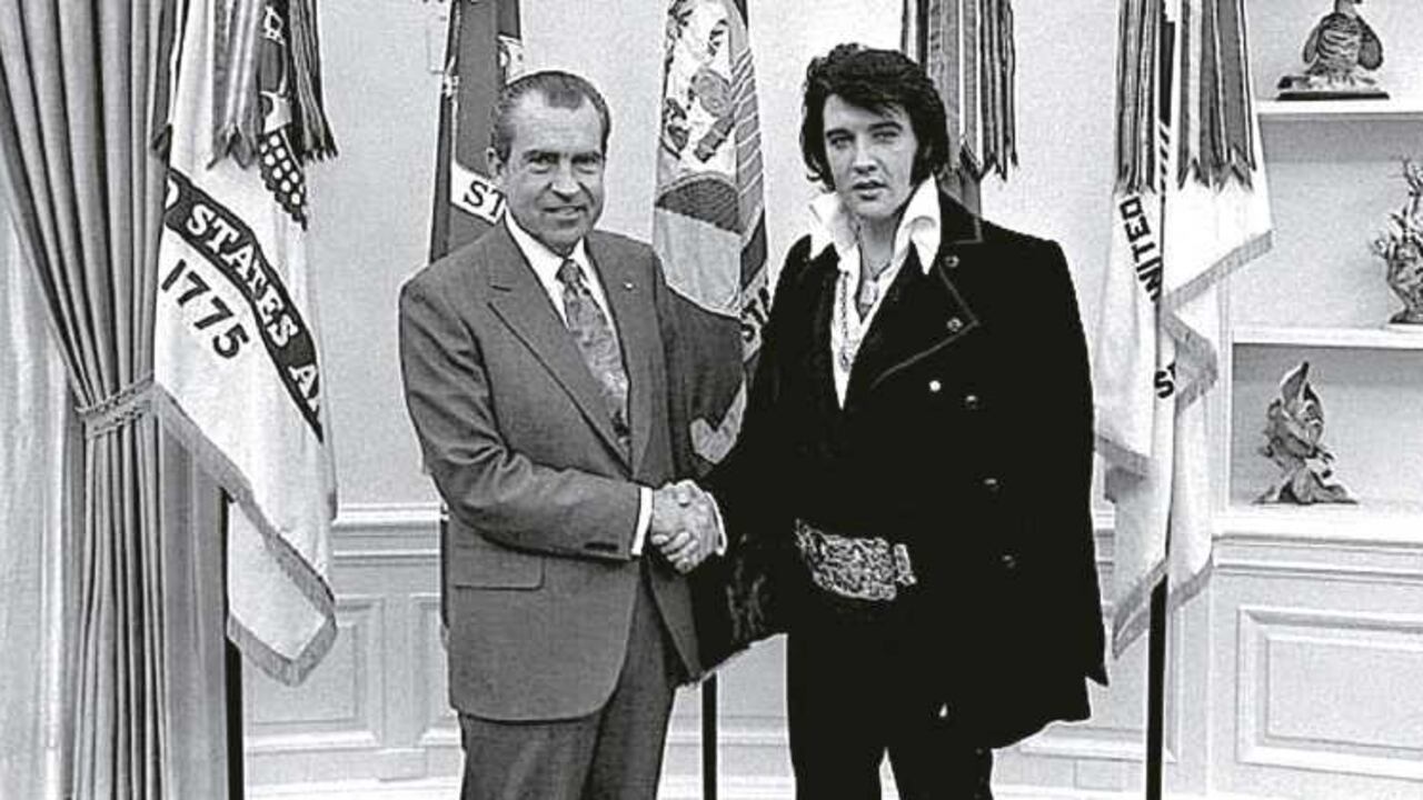 La foto que registró el encuentro entre Richard Nixon y Elvis Presley es la que más compran los estadounidenses en el archivo nacional.