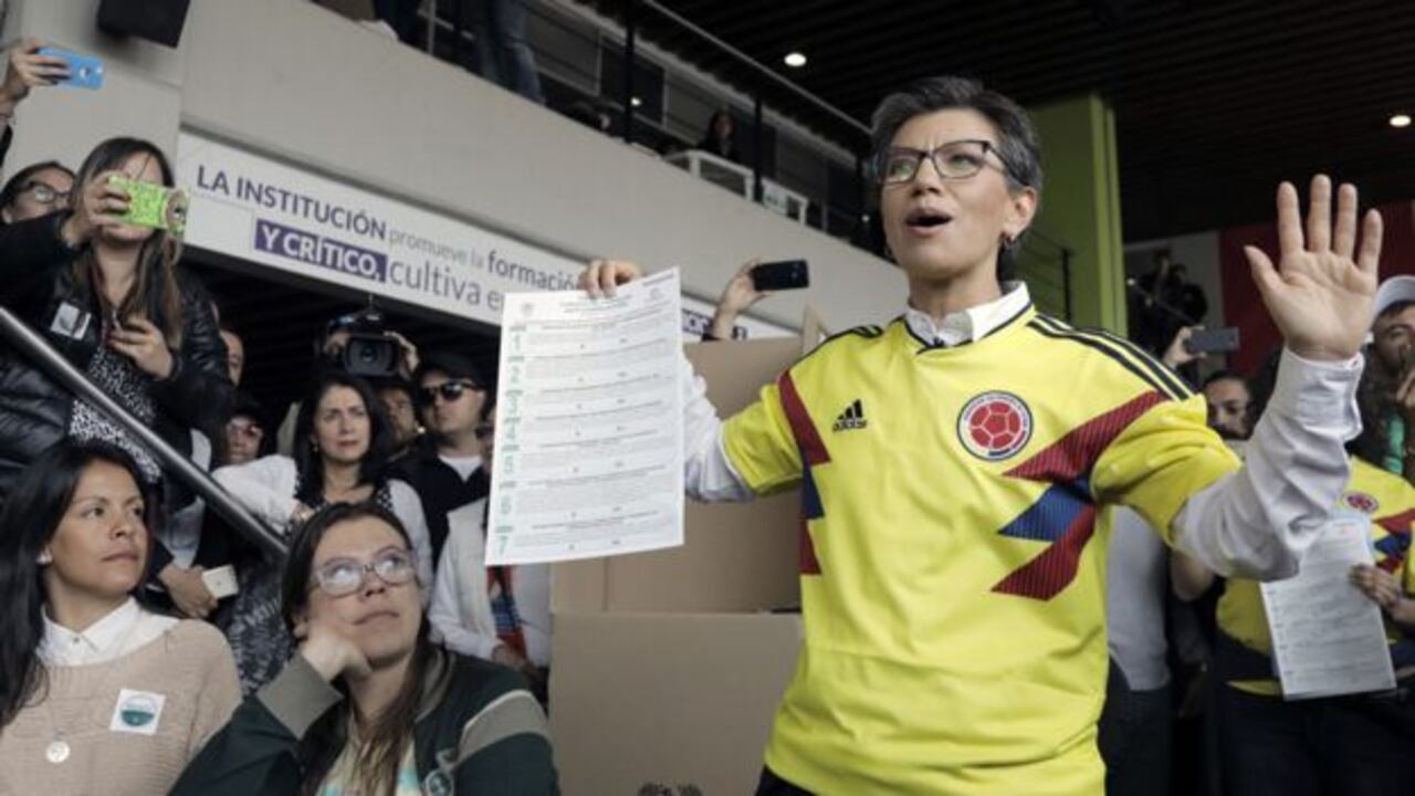 Una de las banderas políticas de López ha sido la lucha contra la corrupción. La entonces senadora lideró, en 2018, una "consulta anticorrupción" que dividió al país, pero fue apoyada por 11 millones de votantes.
