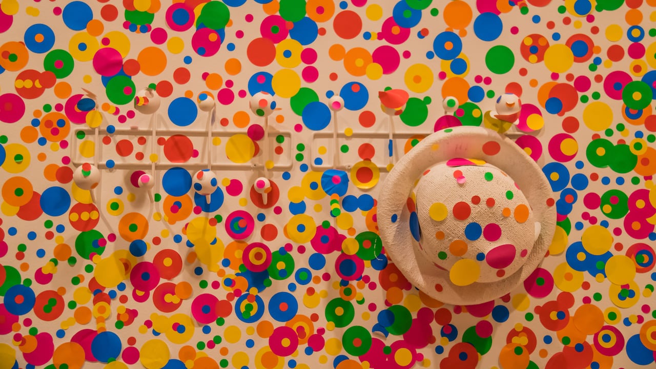 Imagen de la exposición de Yayoi Kusama en el Museo de Louisiana de Arte Moderno, Dinamarca, en 2015.