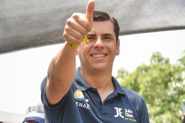 Julio Alberto Elías Vidal quien llegaría al Senado.