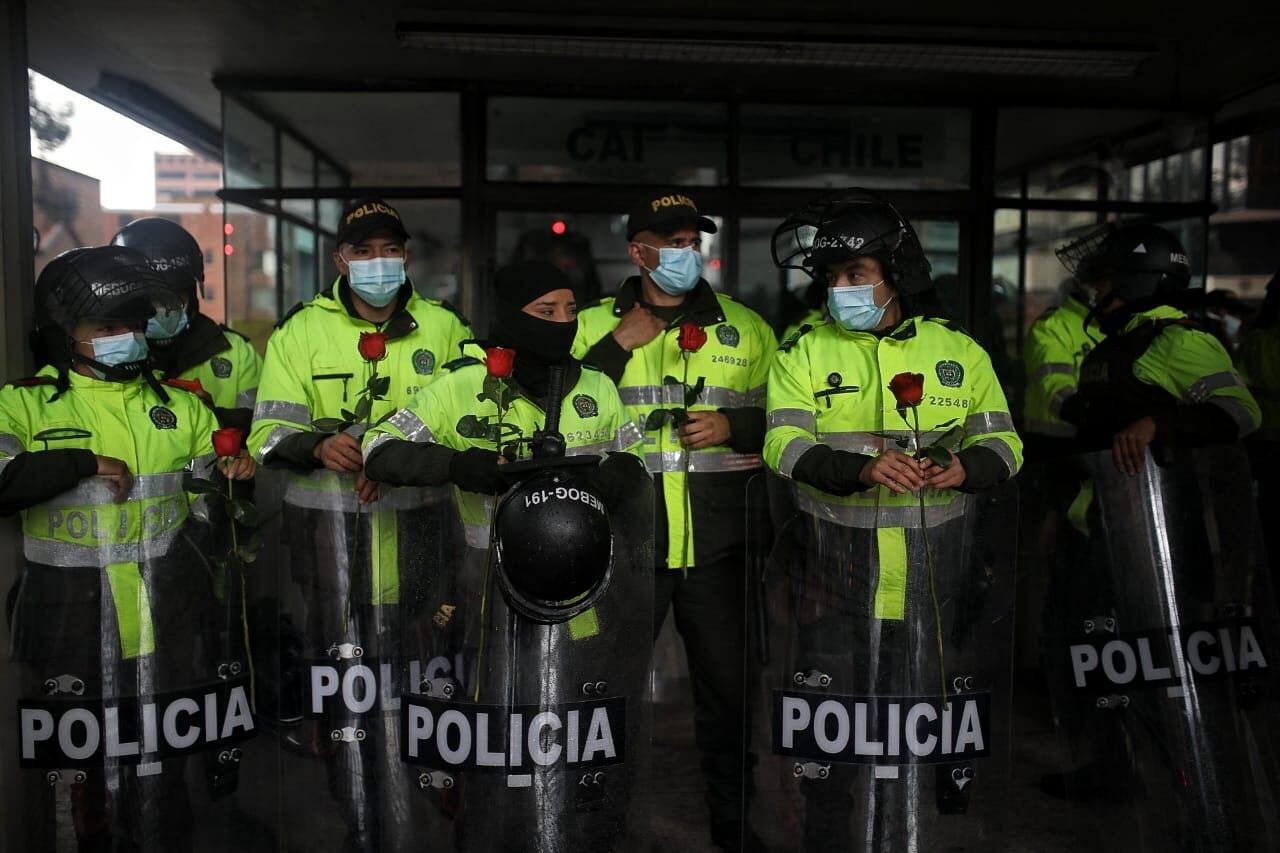 Paro Nacional Policia custodiando