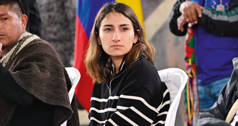 LAURA SARAbIA puso a Benedetti a esperar durante más de tres horas en la Casa de Nariño, cuando este llegó a una cita con el presidente. Al parecer, esa fue la gota que rebosó la copa.