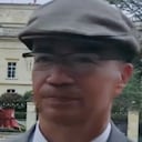 Casanova hizo parte del M-19. Es filósofo de la Universidad de Los Andes, especialista en gerencia de Mercadeo y en administración pública contemporánea.