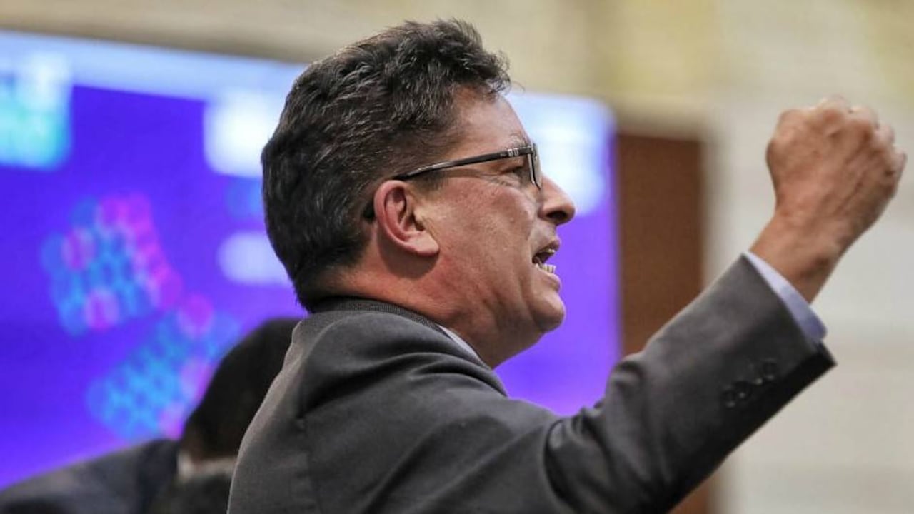 El ministro de Hacienda, Alberto Carrasquilla, le confirmó a SEMANA que la reforma se presentará el próximo 23 de marzo.