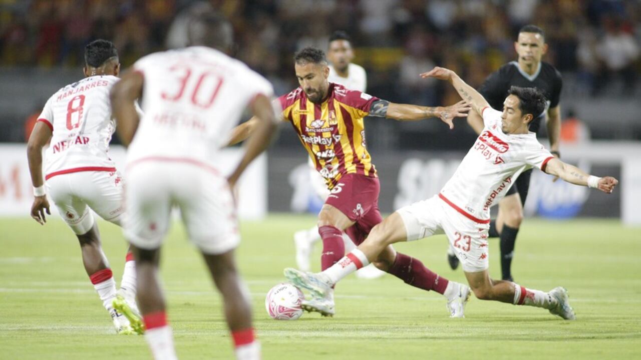 Tolima y Santa Fe se vieron las caras en la Liga Betplay