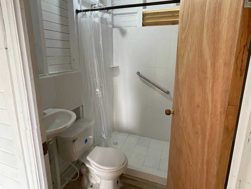 Presidente Duque y Miguel Escobar, presidente de Postobón, entregaron 17 casas en San Andrés y Providencia.