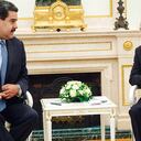 Los mandatarios de Venezuela, Nicolás Maduro, y de Rusia, Vladímir Putin, son aliados estratégicos. Putin suple las necesidades armamentísticas del país vecino, y este se convierte en el principal enclave ruso en la región.