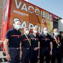 Equipo Médico de los Bomberos de Francia que hacen la vacunación cada día en el Tour de Francia.