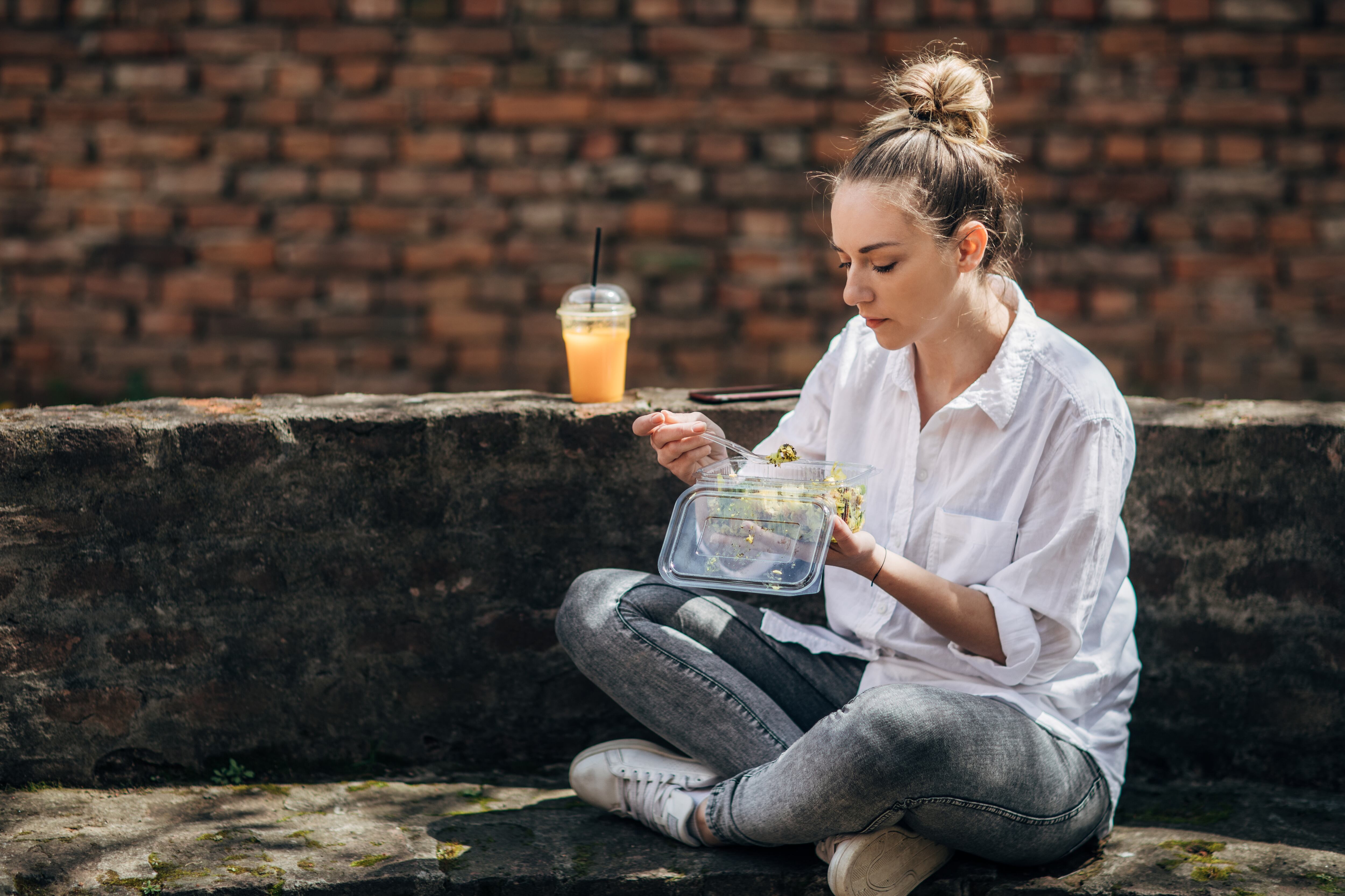 Consejos para elegir el tupper o molde ideal para llevar su almuerzo al trabajo o la universidad.