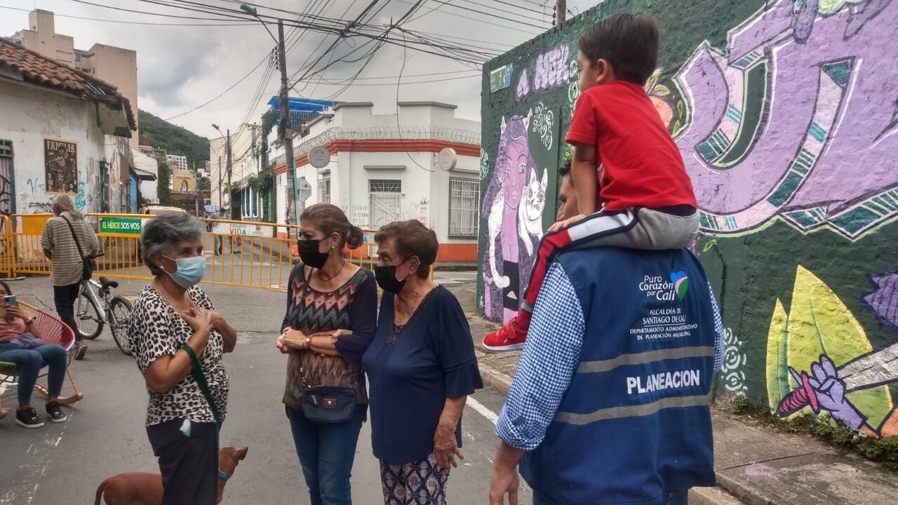 La actividad 'Camina San Antonio', liderada por el Departamento Administrativo de Planeación Distrital, bajo la dirección de Roy Alejandro Barreras Cortés; está siendo rechazada por comerciantes de la zona, aseguran que han tenido pérdidas millonarias.