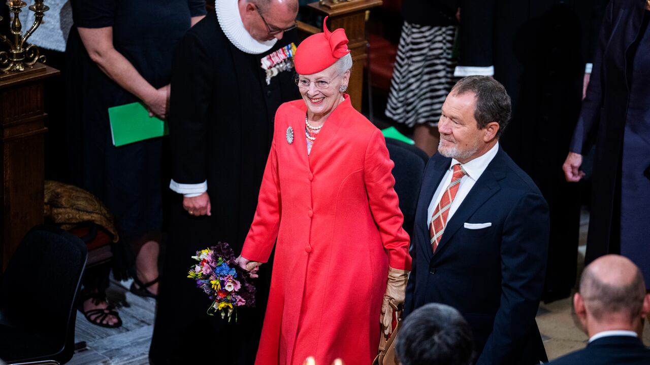 La reina Margarita de Dinamarca llegando a una misa en la catedral de Copenhague el domingo 11 de septiembre de 2022 para celebrar su quincuagésimo aniversario de su ascenso al trono.
