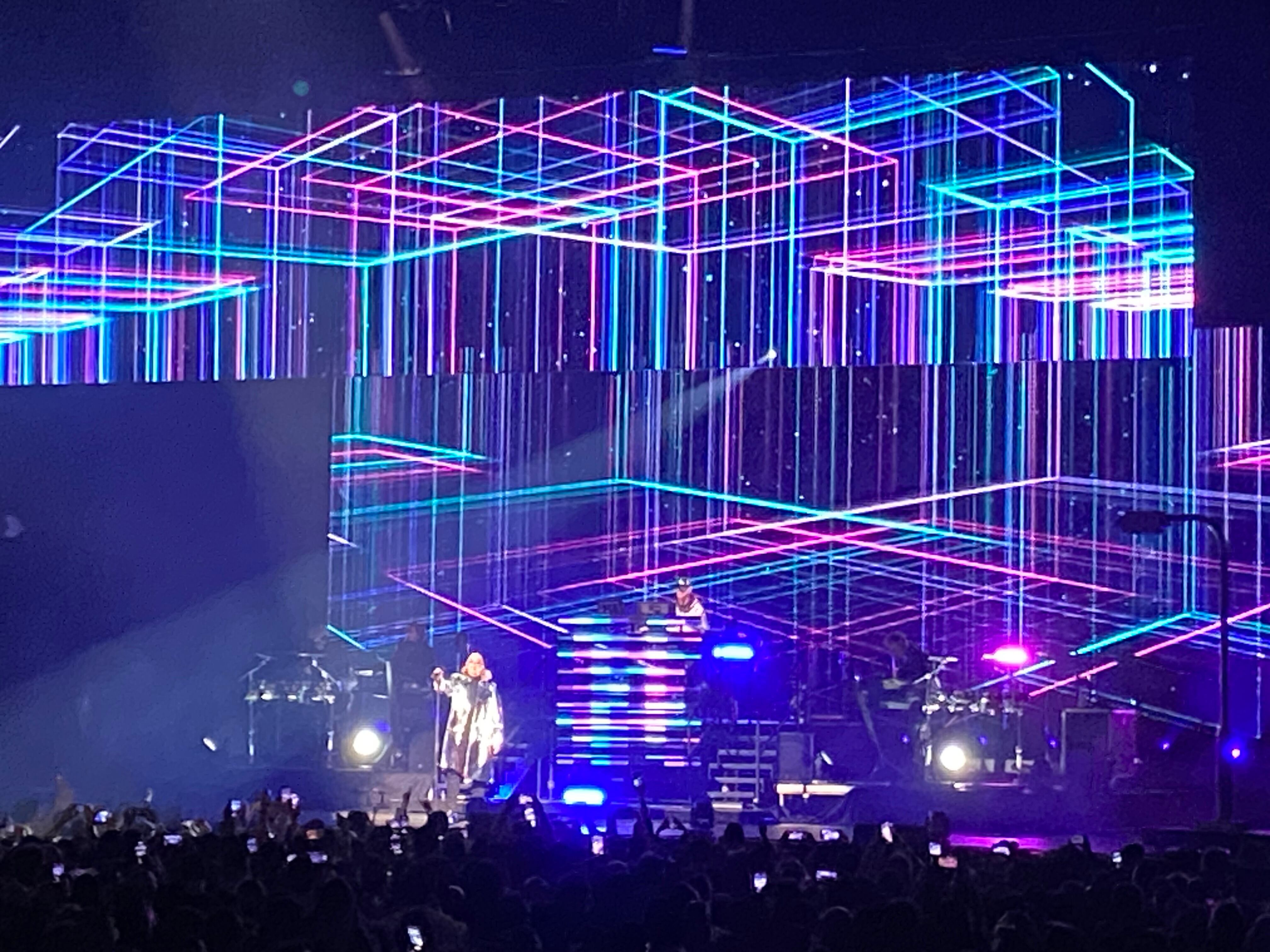 Pet Shop Boys en concierto en Bogotá, el 9 de diciembre de 2023, en el Movistar Arena.