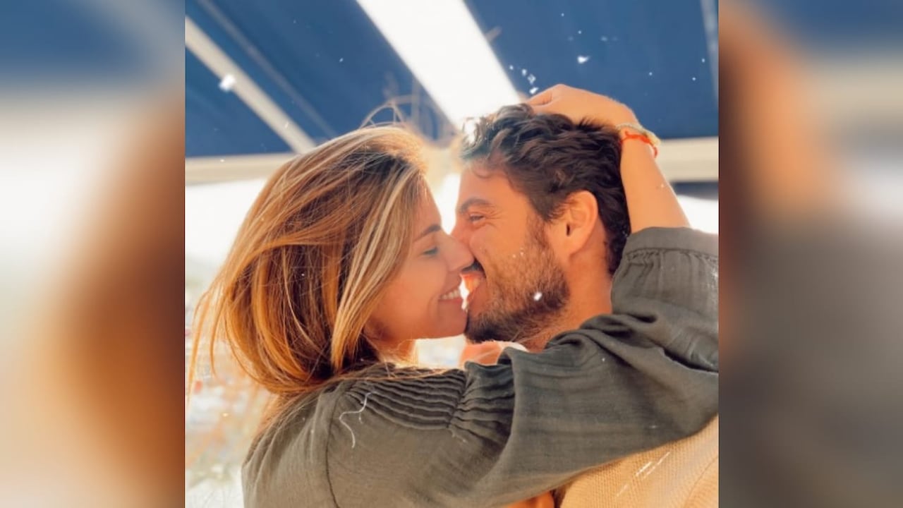 La actriz peruana anuncia su nueva relación con un actor español.