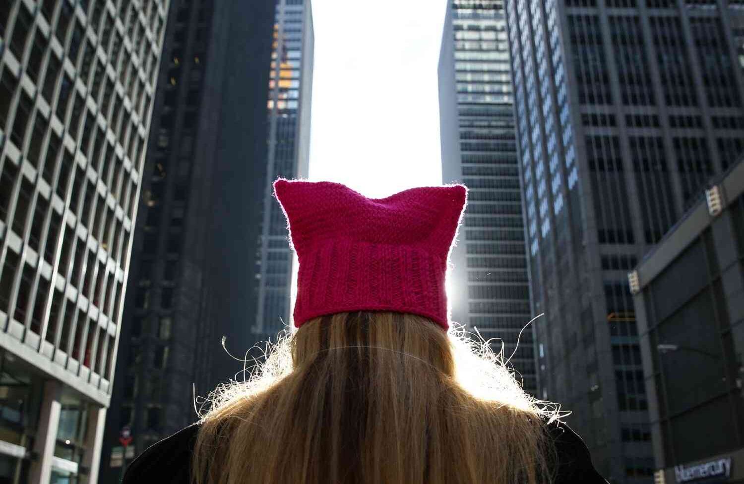 La "Marcha de Mujeres", que tuvo lugar en la ciudad de Nueva York, fue una manifestación contra el presidente de los Estados Unidos, Donald Trump.   (Amr Alfiky - Agencia Anadolu) .