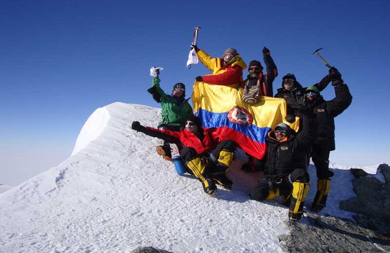 Cumbre del Macizo Vinson, 2013