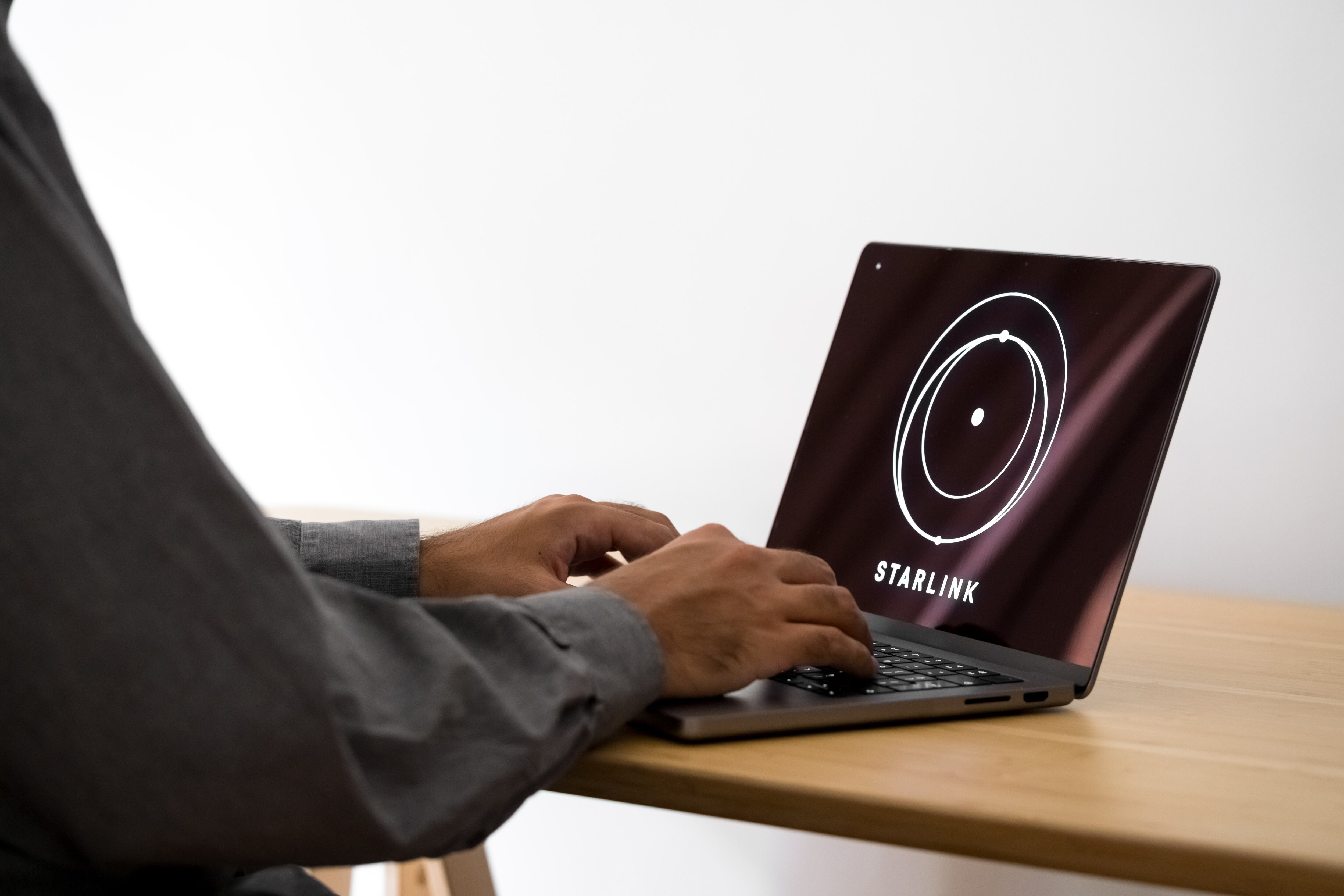 El servicio de internet satelital se encuentra disponibles en varios países.