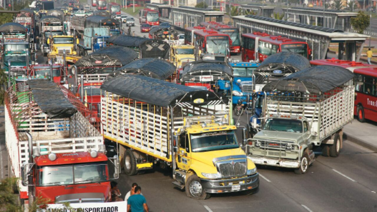 Los camioneros y cafeteros conforman el núcleo de la movilización convocada para el lunes 19 de agosto. Ambos gremios muestran divisiones que hasta último momento han tratado de ser aprovechadas por el equipo político del gobierno.
