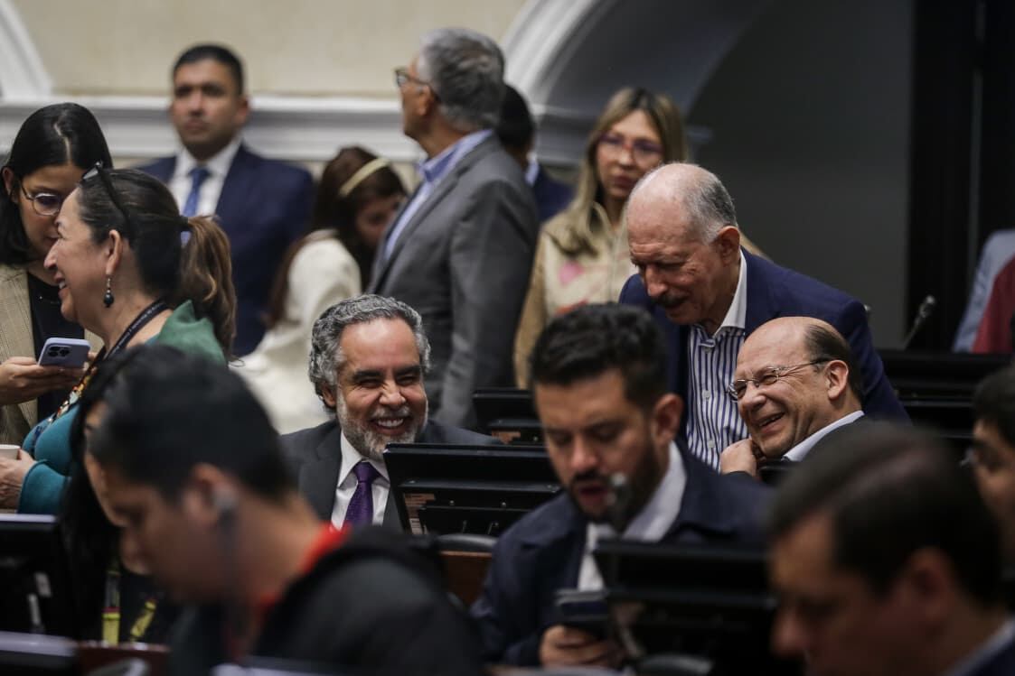 Ministros Armando Benedetti y Germán Ávila