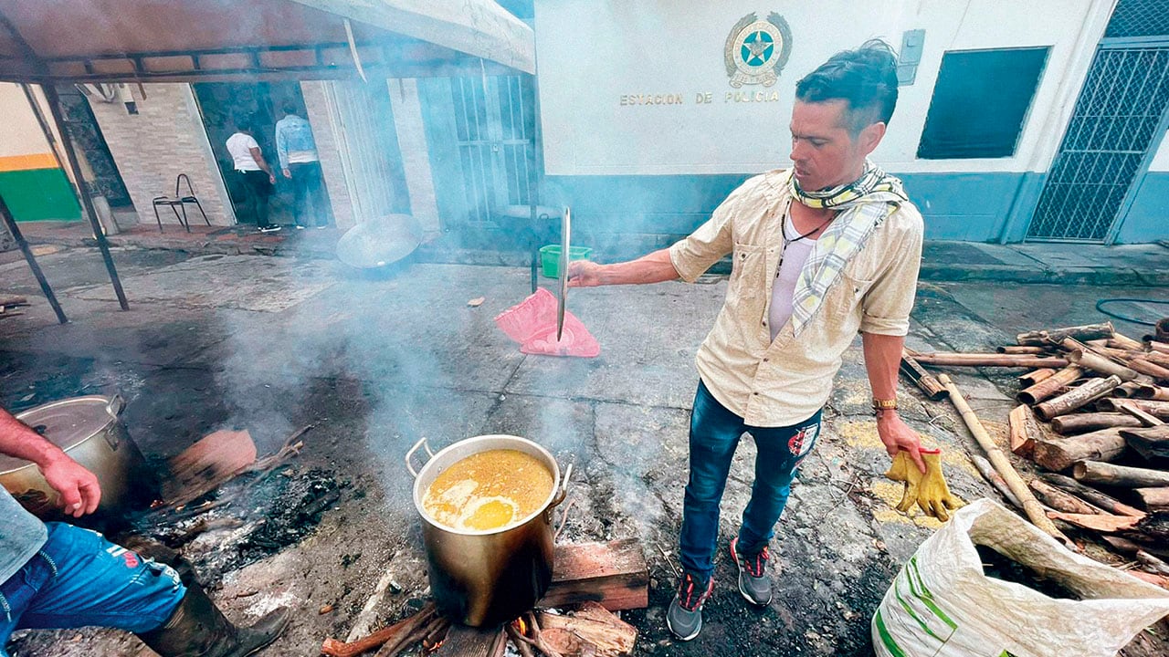 Cientos de personas están confinadas en el casco urbano. 