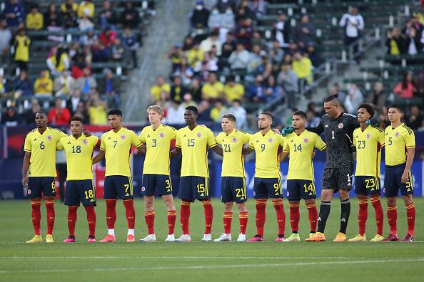 Néstor Lorenzo probó con una inédita Selección Colombia. Foto: Getty Images.