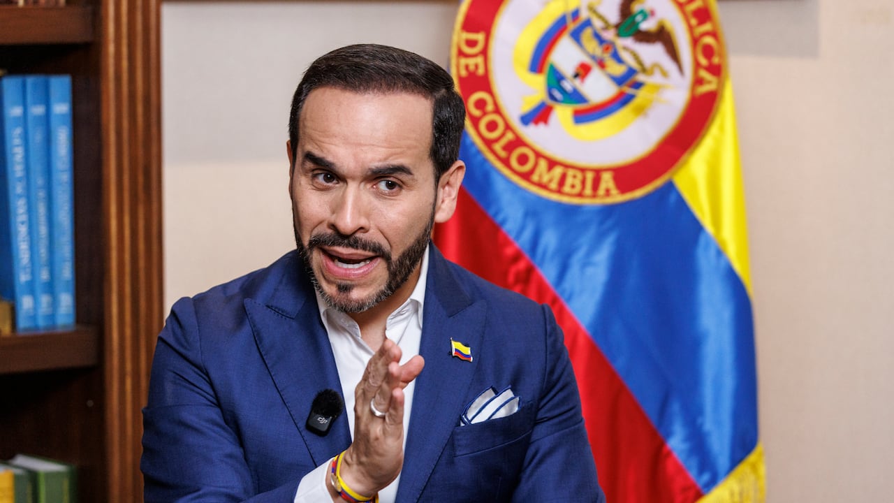 El candidato Abelardo de la Espriella denunció amenazas a su campaña en Medellín.