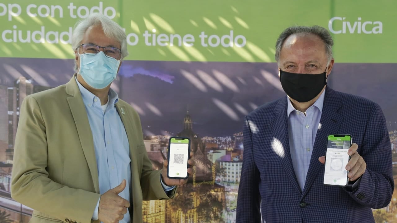 Tomás Elejalde, director del Metro de Medellín, y Efraín Forero, presidente de Davivienda.