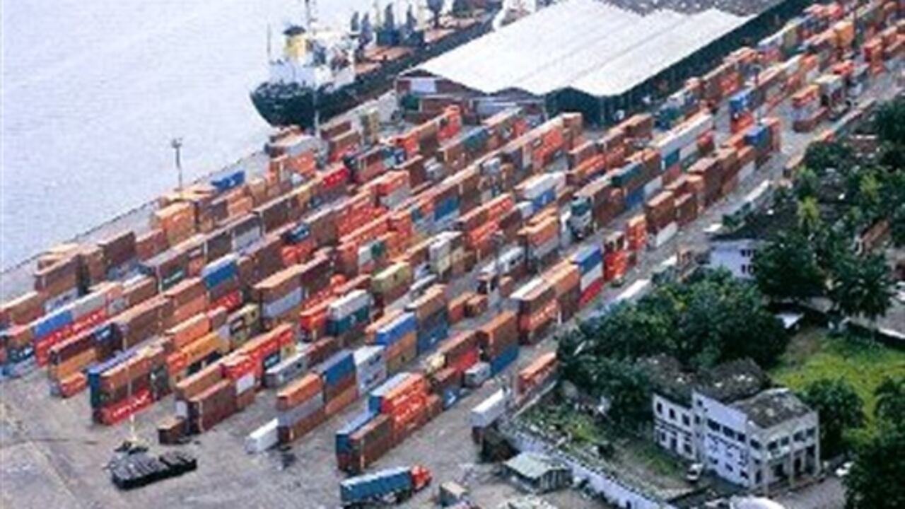 El grupo de combustibles y productos de las industrias extractivas presentó una caída de 3,3%, al pasar de US$3.248,5 millones a US$3.140,6 millones.