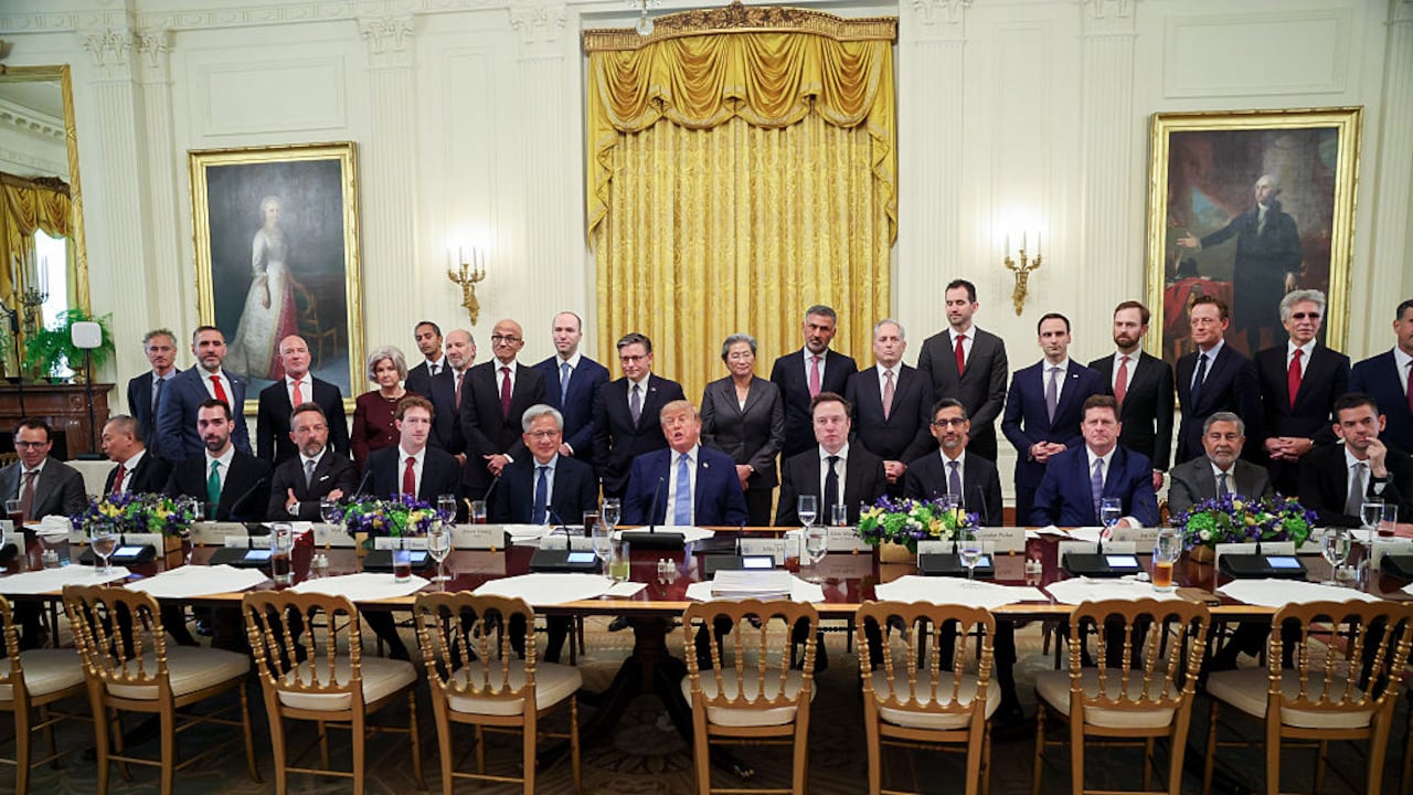 Trump y Sundar Pichai, Dario Amodei, Mark Zuckerberg, Elon Musk y Jensen Huang pactaron sobre IA.