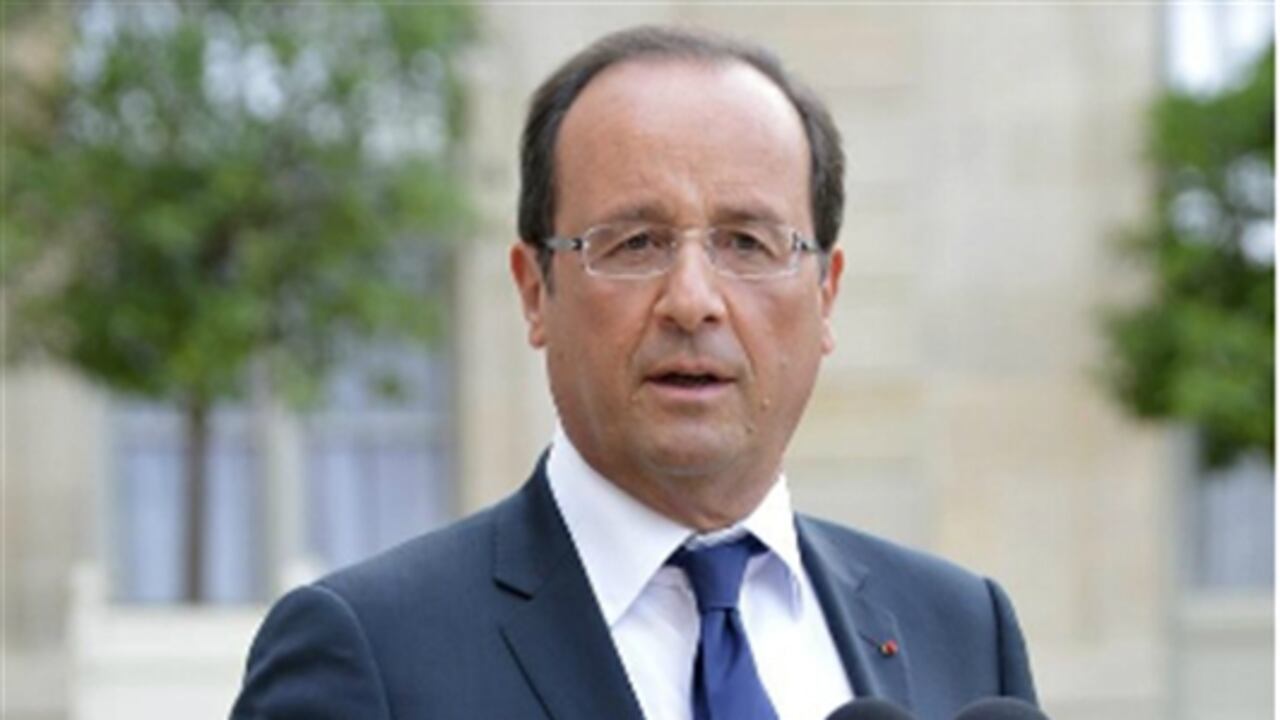 El presidente francés, François Hollande, durante una rueda de prensa en el Palacio del Elíseo de París, Francia, hoy sábado.