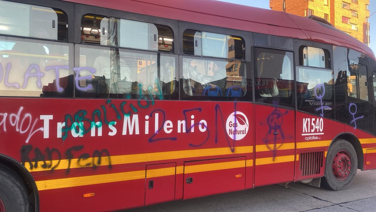 Buses vandalizados de TransMilenio