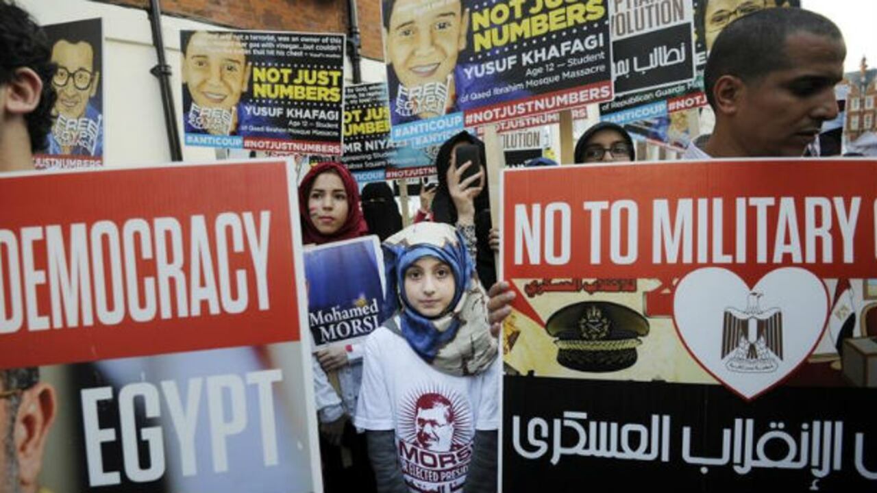 A la caída de Mubarak le siguió el mandato del presidente Mohamed Mursi, pero un golpe militar del general Al Sisi acabó con su mandato.