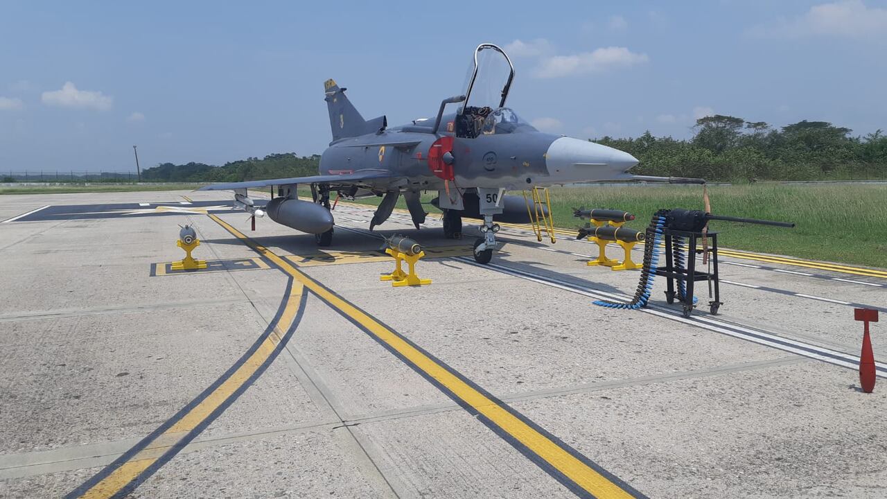 La Fuerza Aérea tiene cerca de 100 aviones varados por falta de presupuesto para comprar recursos.