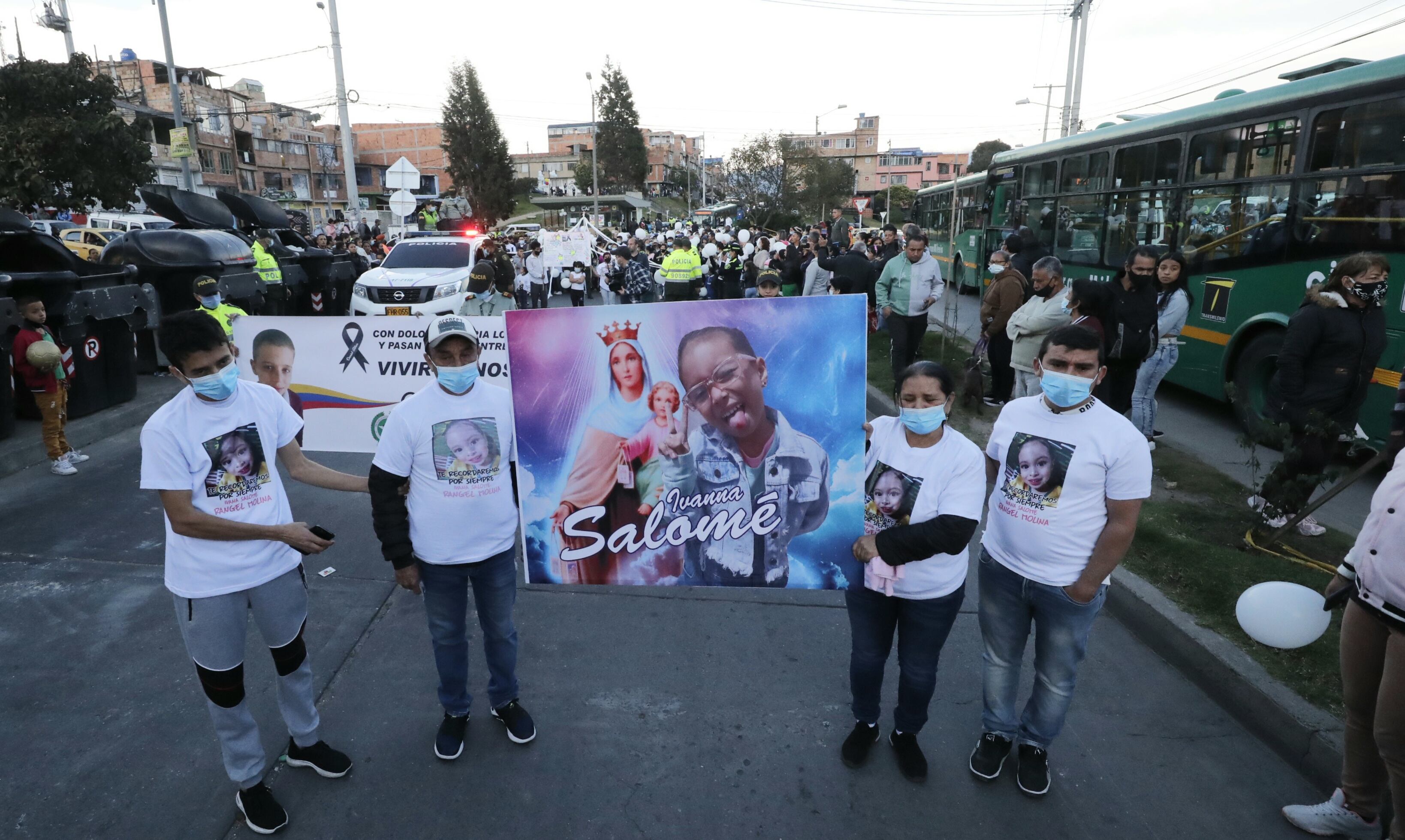 Procesión por Salomé Rangel y Daniel Duque Buitrago y el rechazo a la violencia. Atentado CAI de Arborizadora Alta