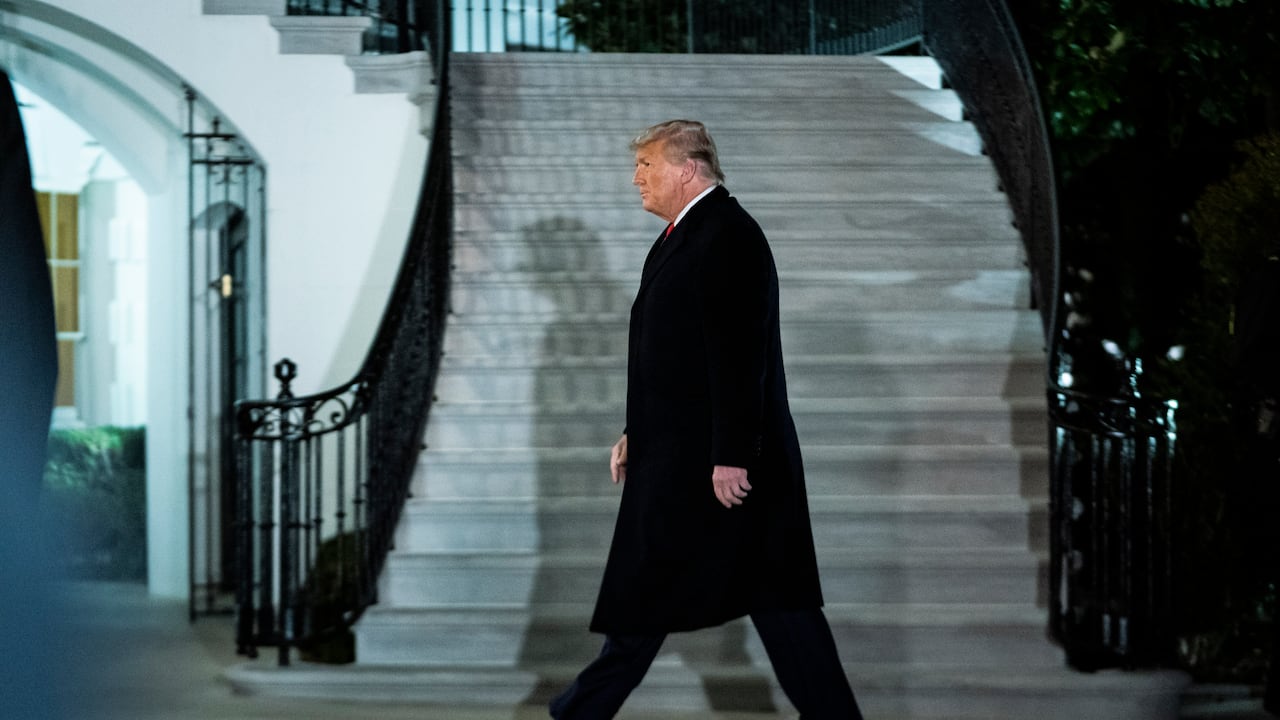 El presidente Donald Trump regresando a su hogar. (Foto por Jabin Botsford/The Washington Post via Getty Images)