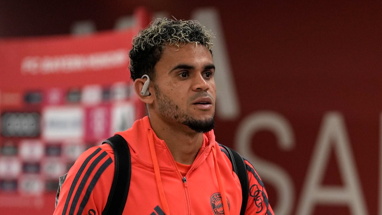 Luis Díaz llegando al Allianz Arena de Múnich para el partido contra Leipzig