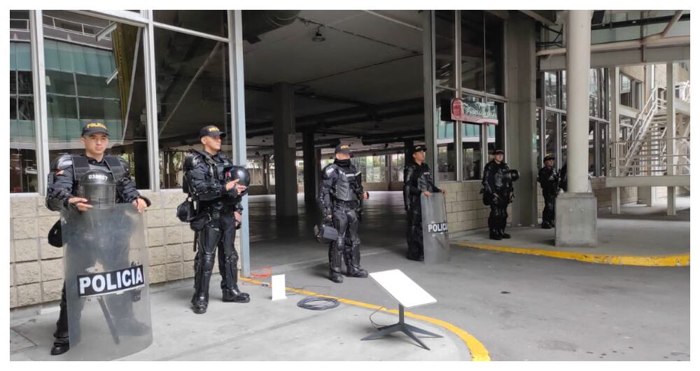 Esmad en asamblea de Sura, en Medellín