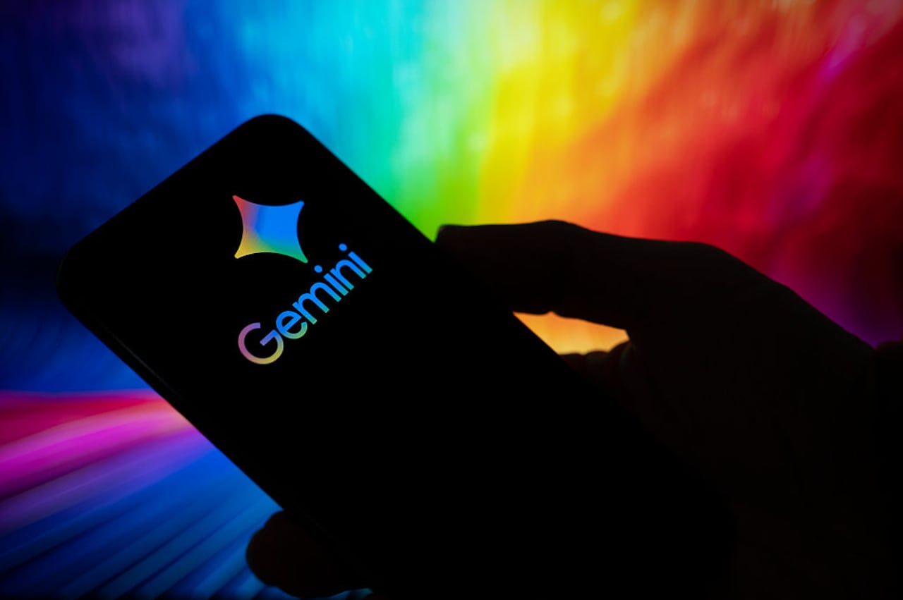 Google añadió a su asistente una función que revisa fotografías y confirma si fueron creadas con sus modelos de IA.