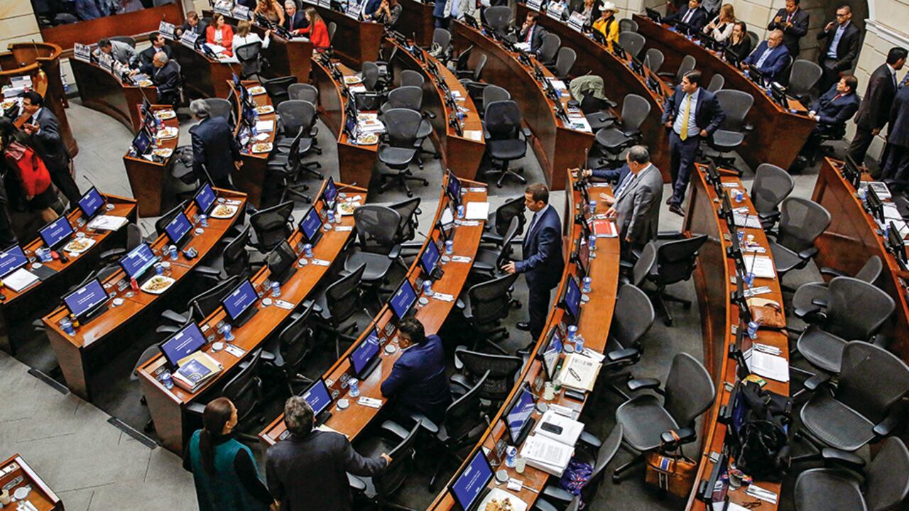 Gremios de periodistas rechazan el artículo en el Proyecto de Ley Anticorrupción que protegería a funcionarios públicos.